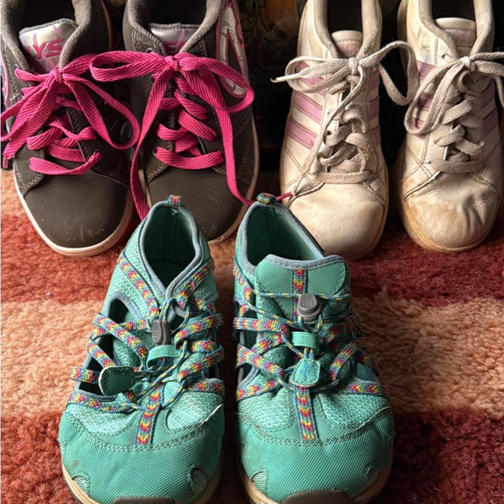 Lot of size 2 kid’s shoes